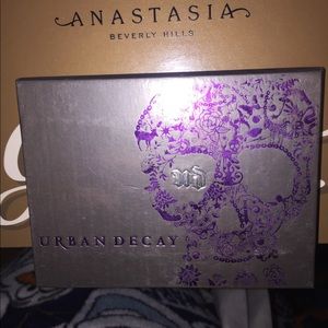 UD small glittery palette